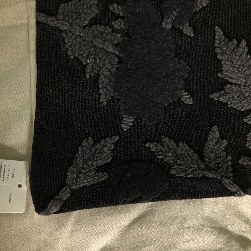 Pottery Barn 22" x 22" Florence embroidered pillow cover floral chenille soft - Picture 10 of 11